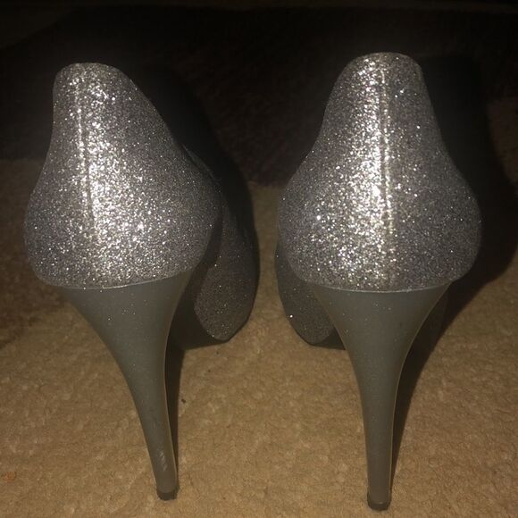 Guess shoes size 8 - Picture 3 of 4